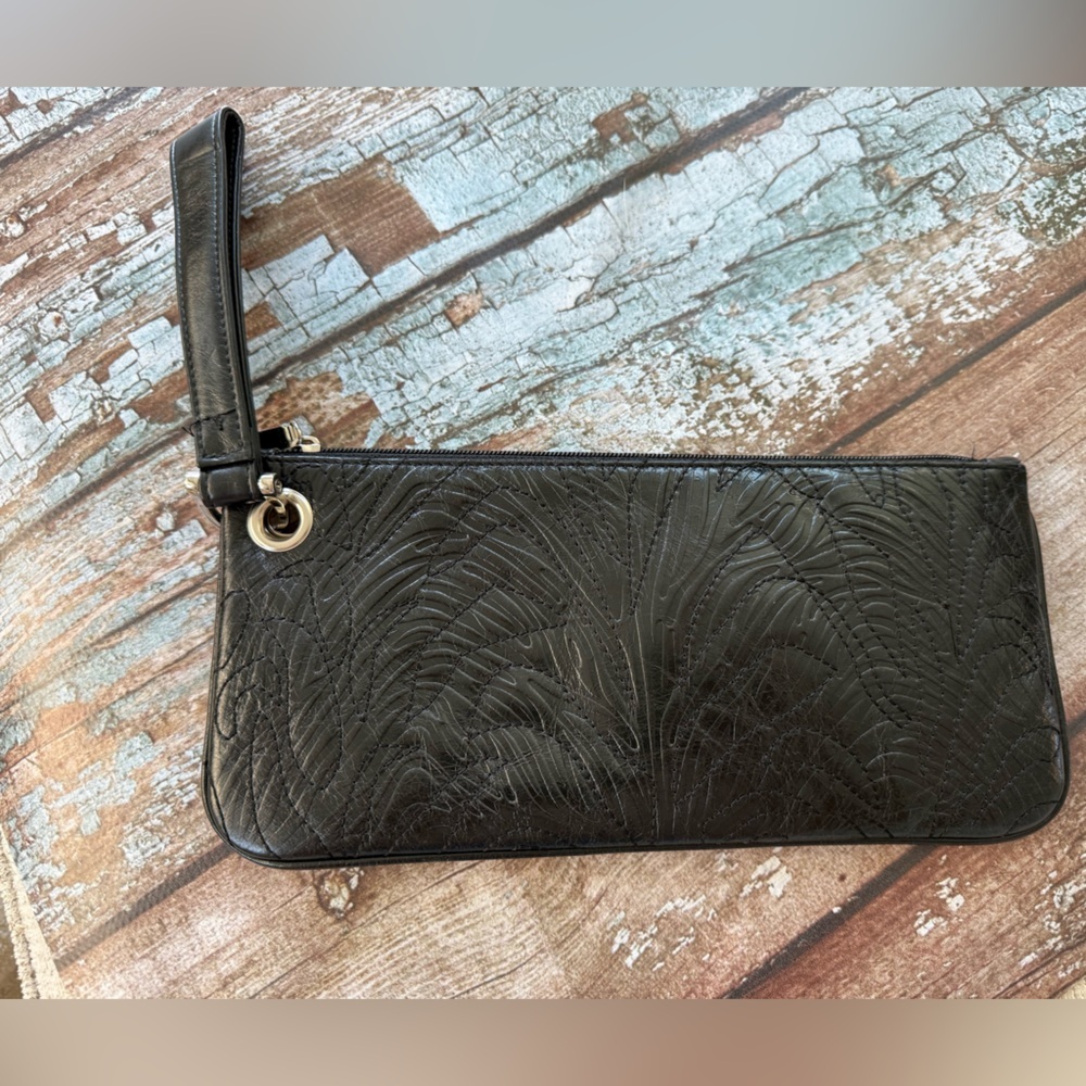 HOBO black with Beige Patterned Interior Wristlet Clutch VERY PRETTY - Picture 2 of 10